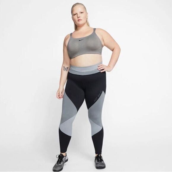 Nike Women's Plus Size Bold High-Impact Sport Bra - Picture 1 of 7